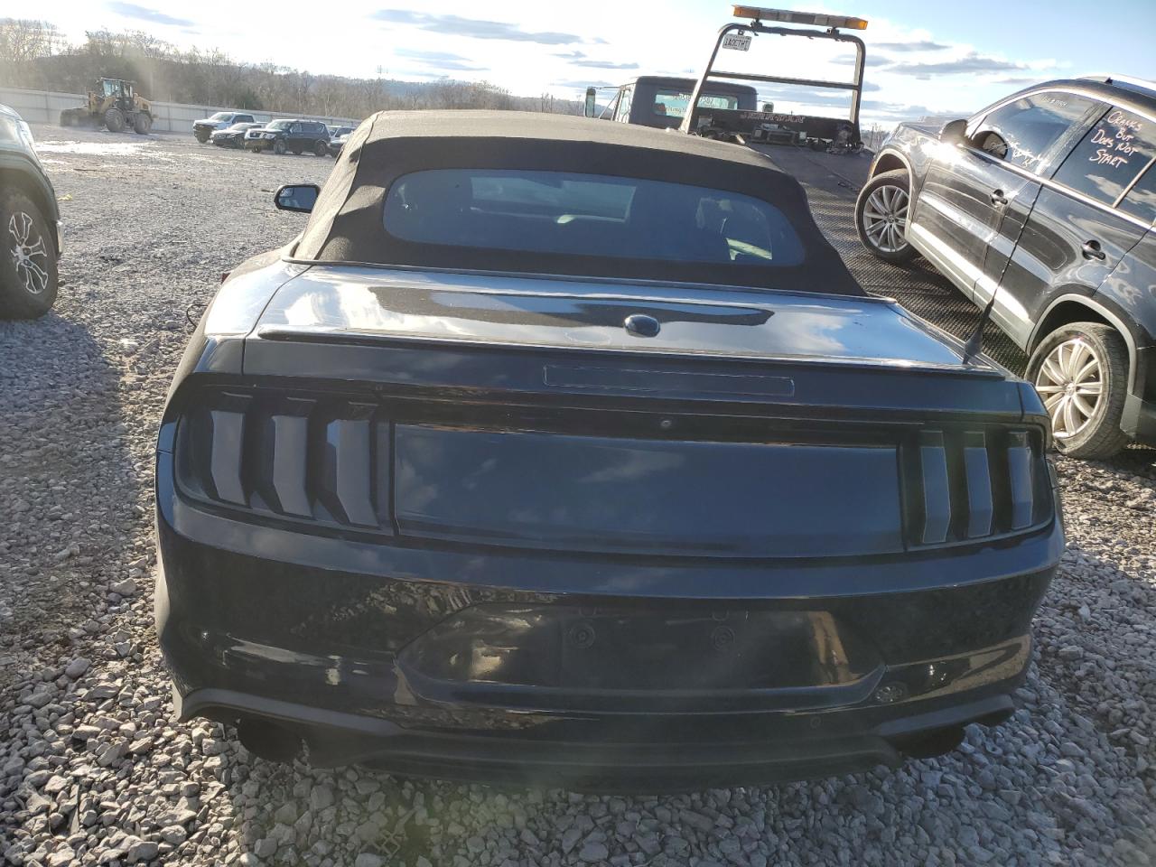 1FATP8UH8J5145448 2018 Ford Mustang