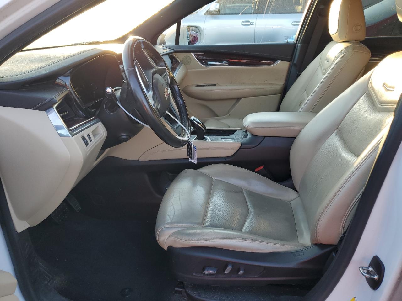 2018 Cadillac XT5 - Image 7