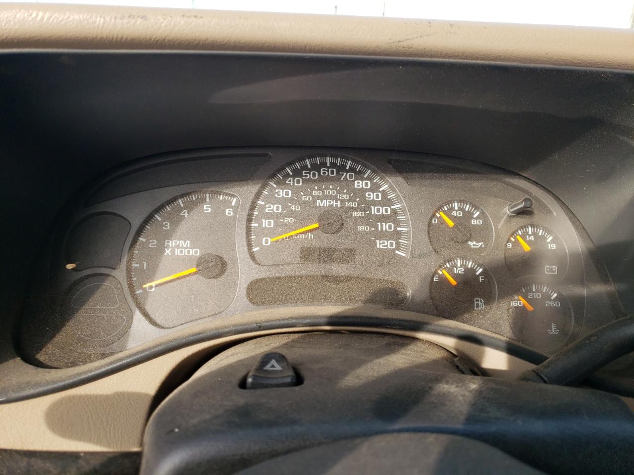 2003 Chevrolet Silverado - Image 9