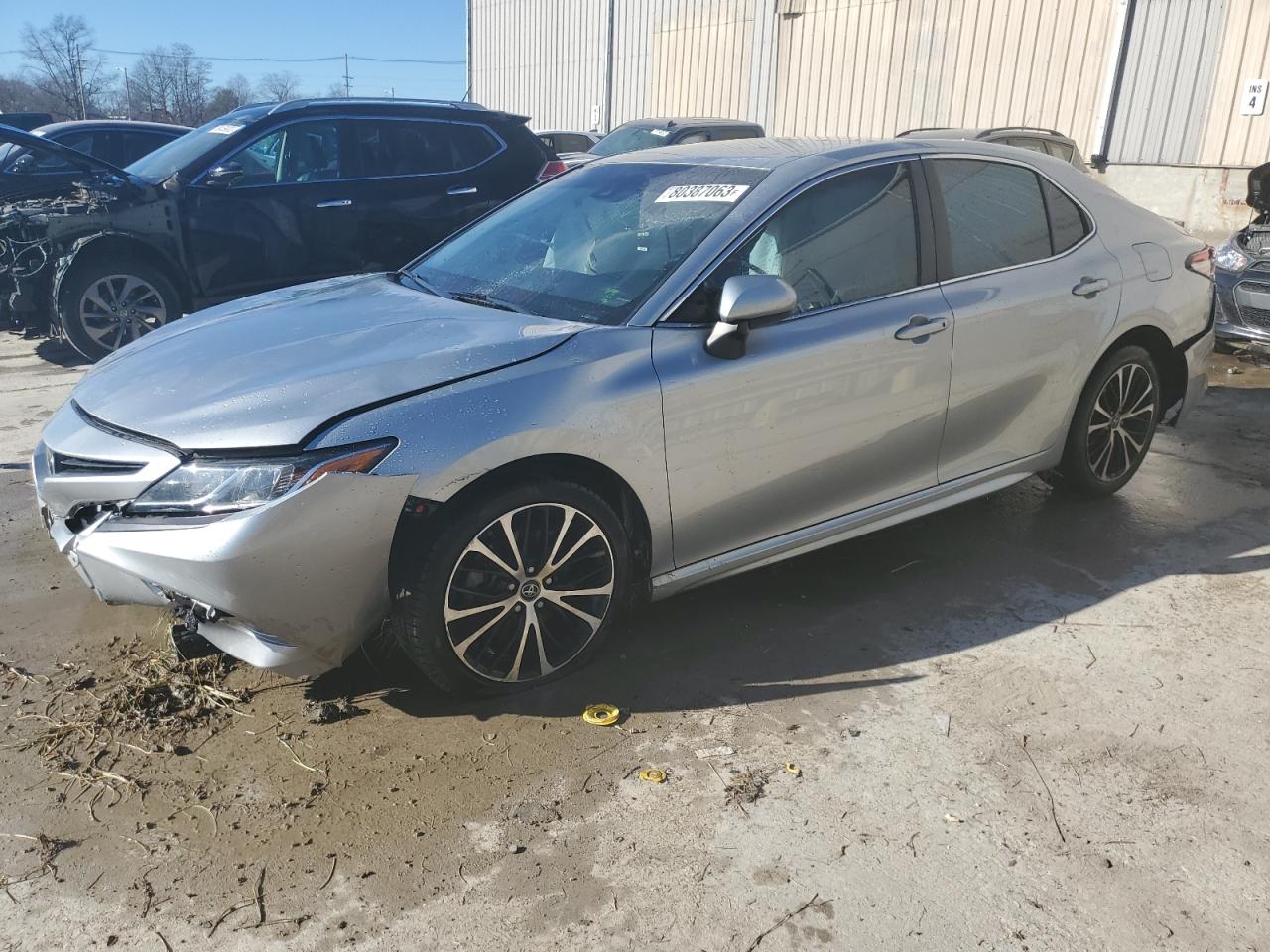 4T1B11HK6JU012628 2018 TOYOTA CAMRY - Image 1