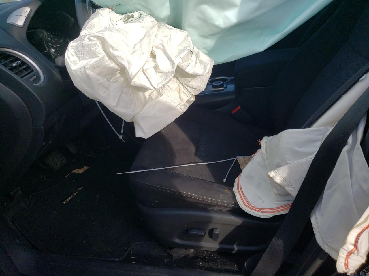 2015 Nissan Pathfinder S VIN: 5N1AR2MM0FC720405 Lot: 79838973