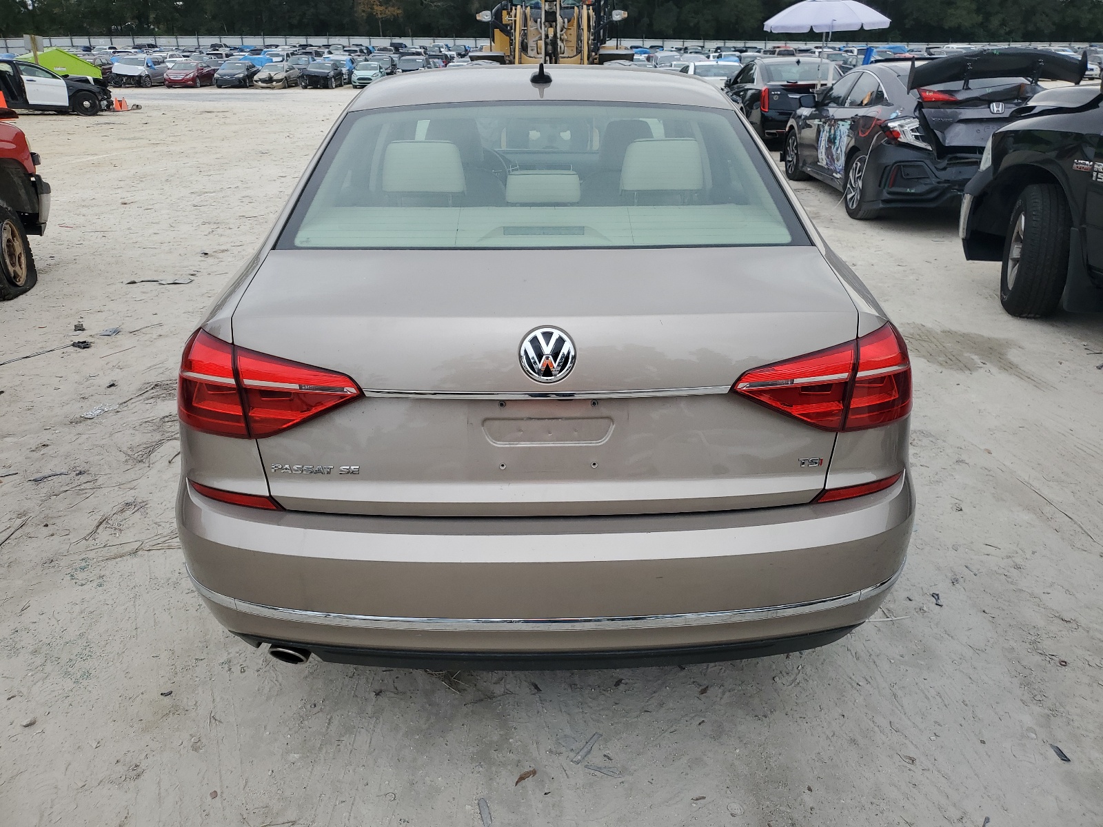 1VWBS7A36GC036348 2016 Volkswagen Passat Se