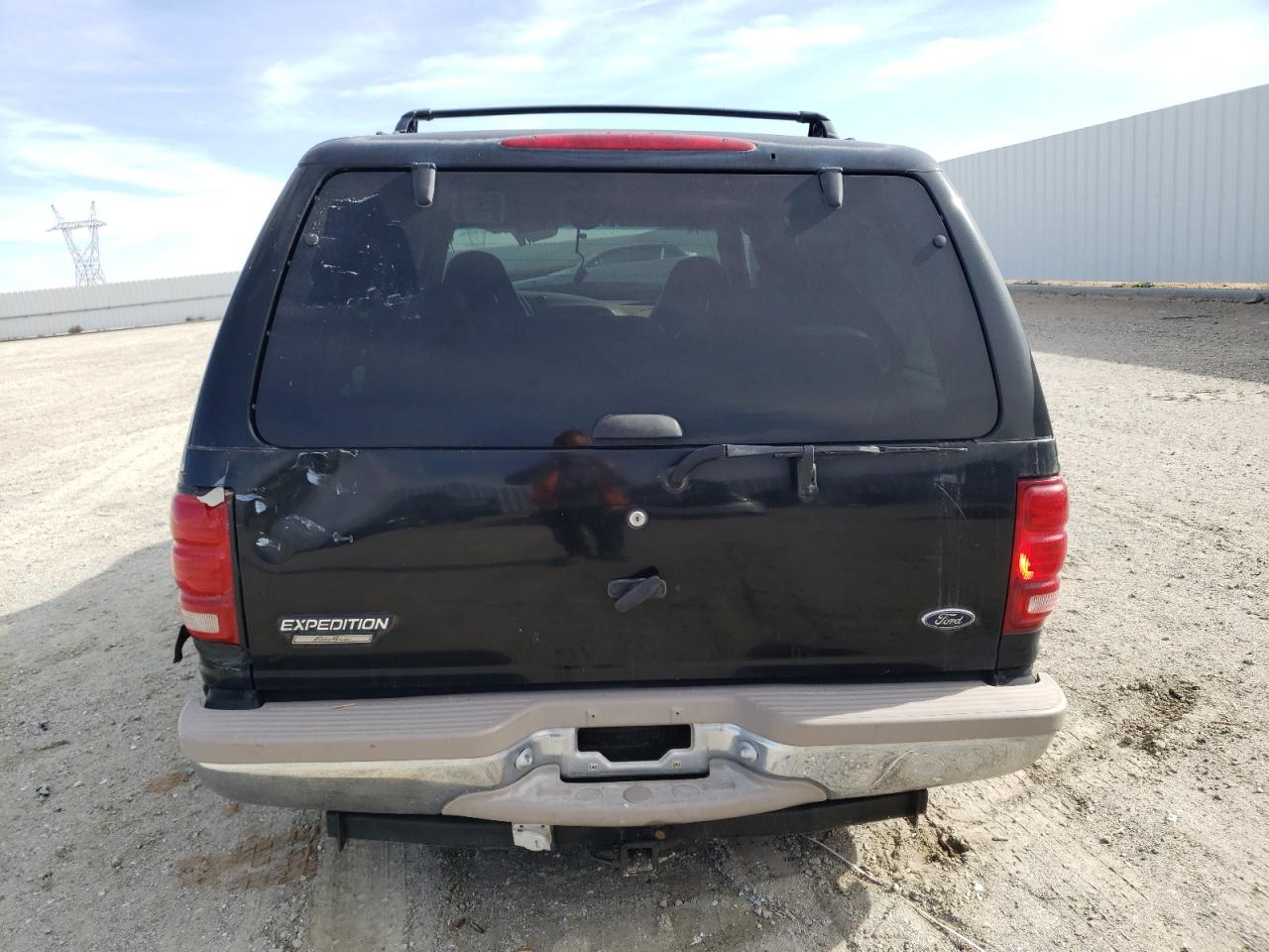 1998 Ford Expedition VIN: 1FMRU17L7WLA31217 Lot: 82147253