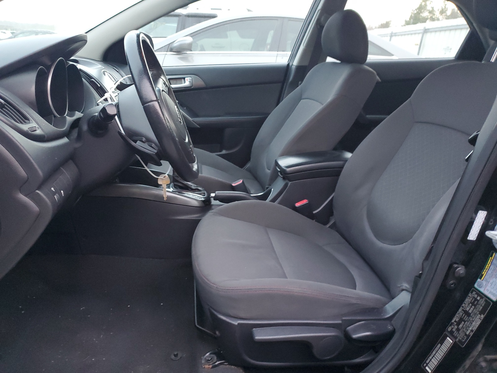 KNAFW4A38B5332814 2011 Kia Forte Sx