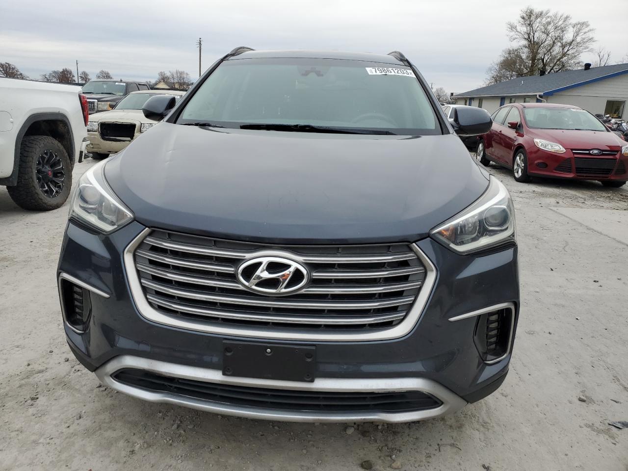 KM8SMDHF6HU175849 2017 Hyundai Santa Fe Se