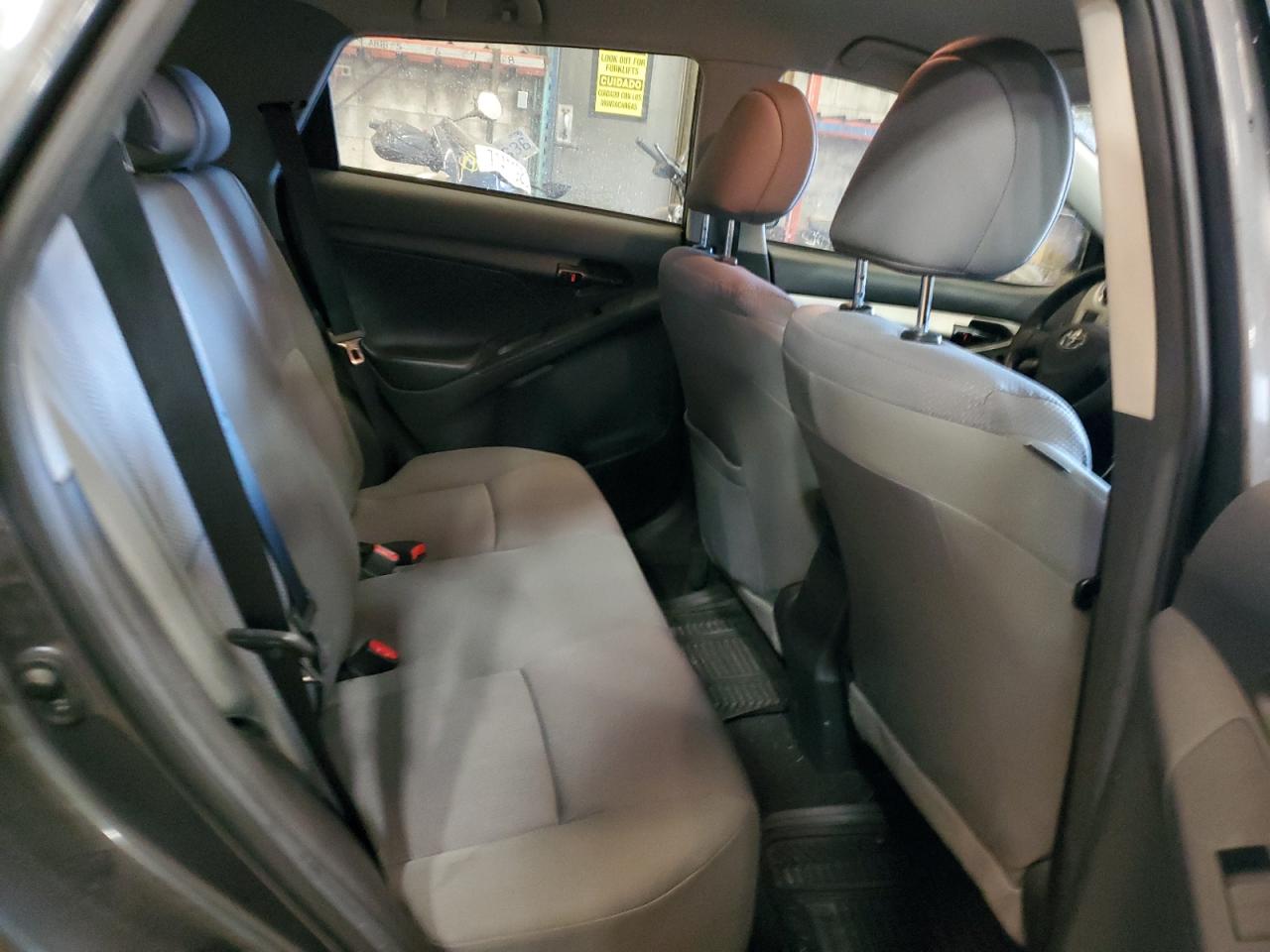 2010 Toyota Corolla Matrix VIN: 2T1KU4EE4AC498946 Lot: 81525193