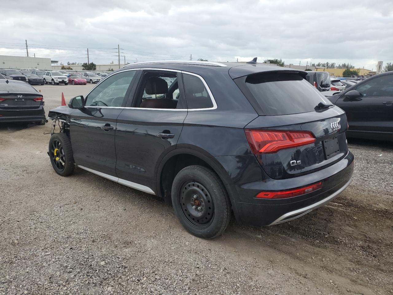 WA1CNAFYXJ2018202 2018 Audi Q5 Prestige