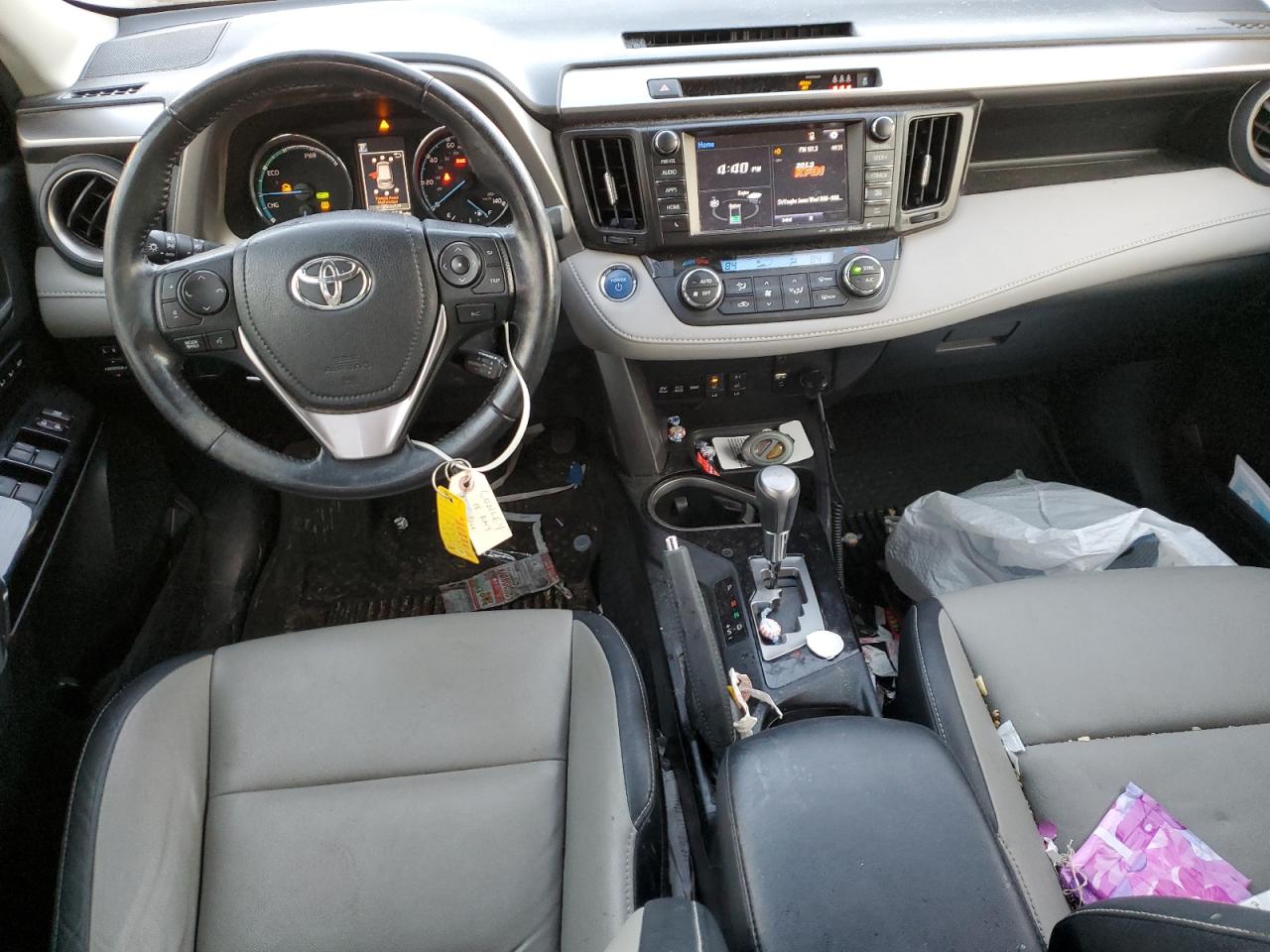 VIN JTMDJREV0JD177696 2018 TOYOTA RAV4 no.8