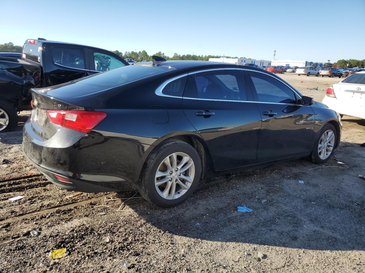 1G1ZD5ST8JF182182 2018 Chevrolet Malibu Lt