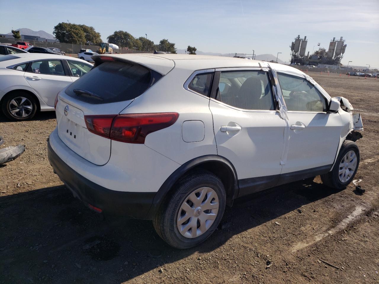 VIN JN1BJ1CP8KW218758 2019 NISSAN ROGUE no.3