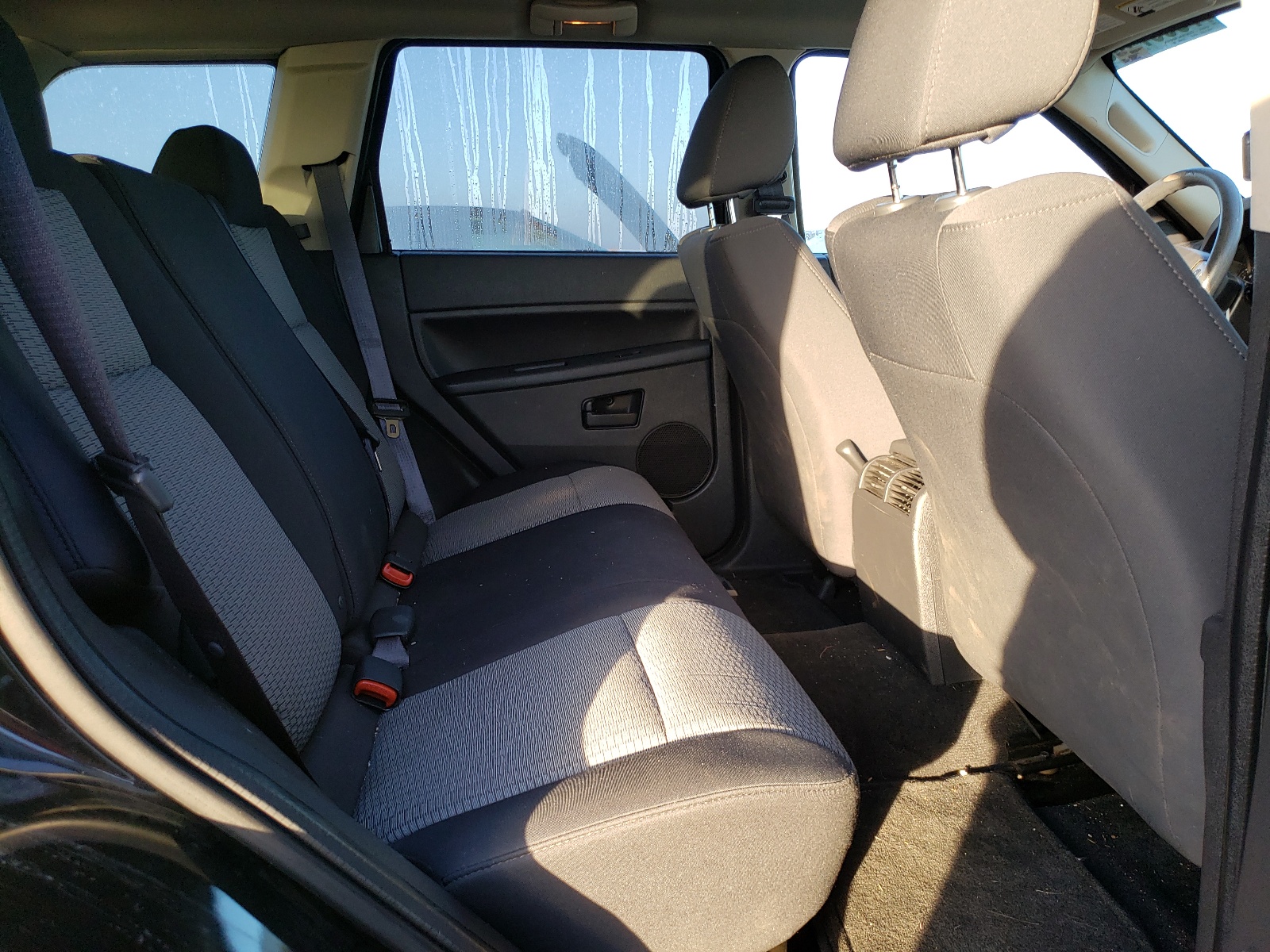 1J8GR48K98C138947 2008 Jeep Grand Cherokee Laredo