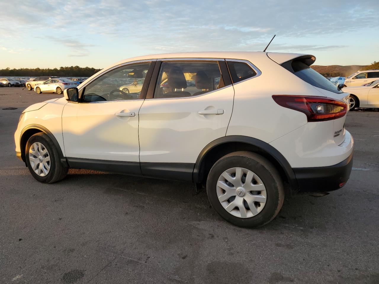 2020 Nissan Rogue - Image 2