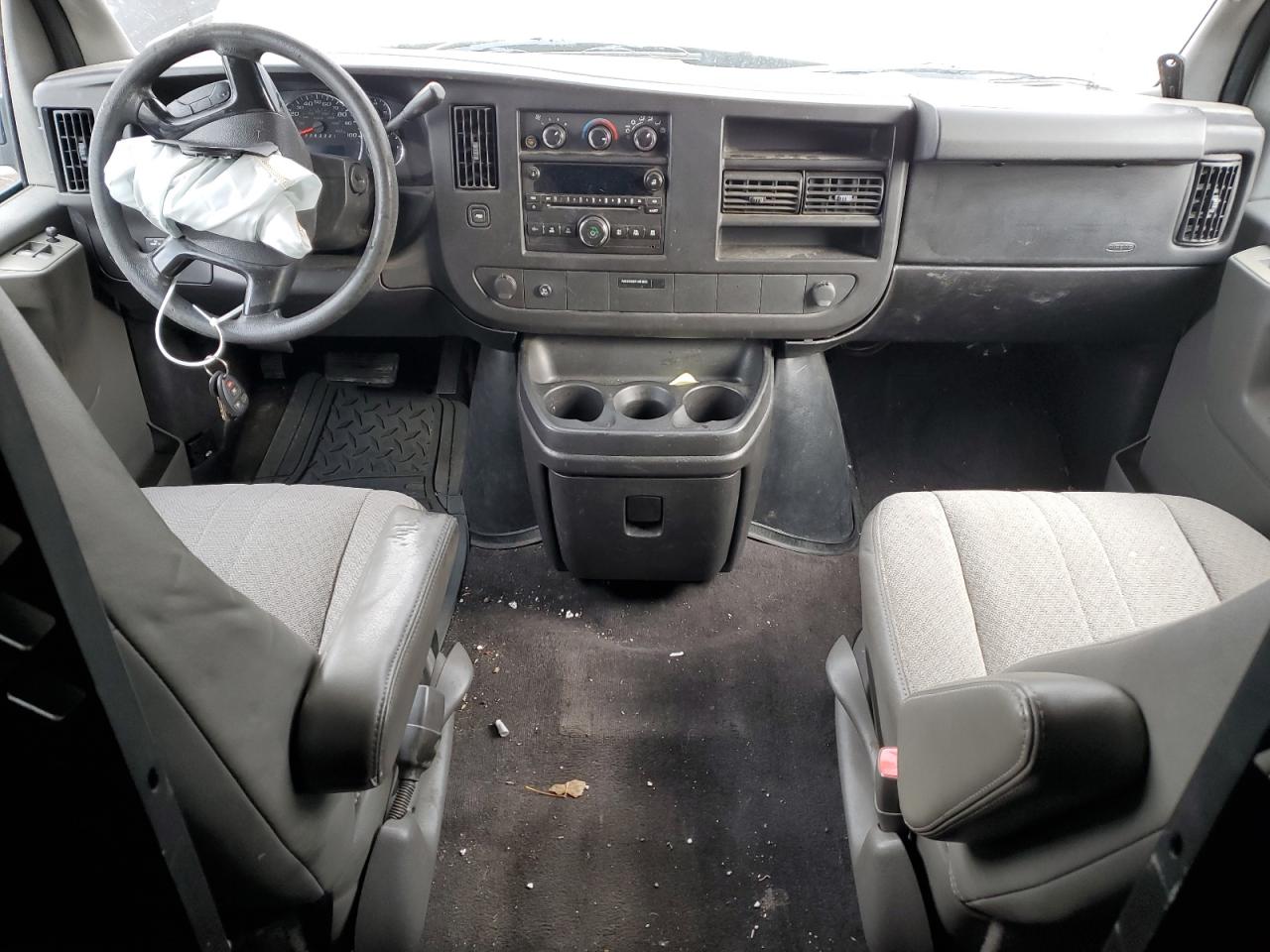 2010 Chevrolet Express G1500 Lt VIN: 1GBUGCD41A1118960 Lot: 79722923