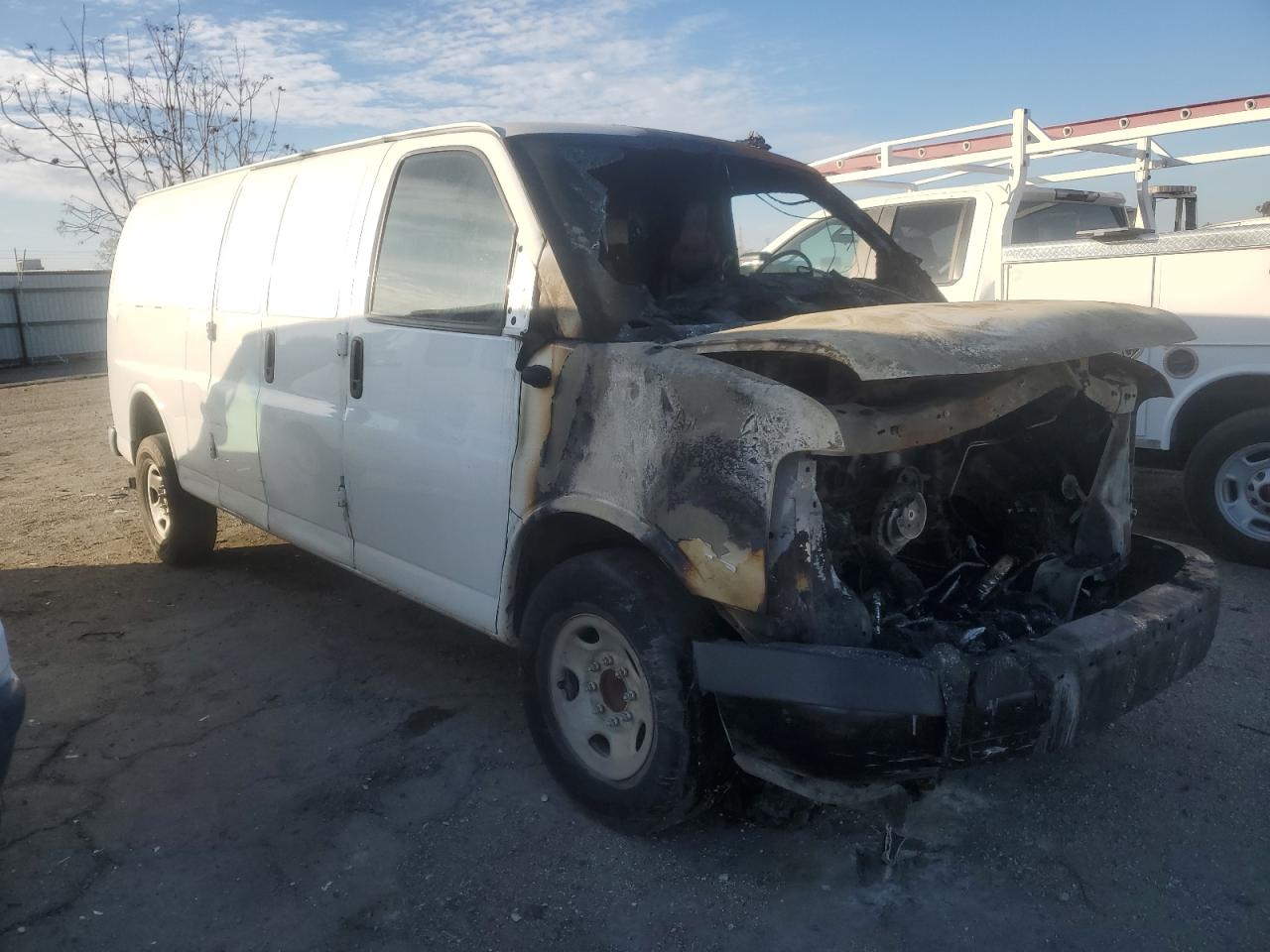 VIN 1GCWGBFP5K1191837 2019 CHEVROLET EXPRESS no.4