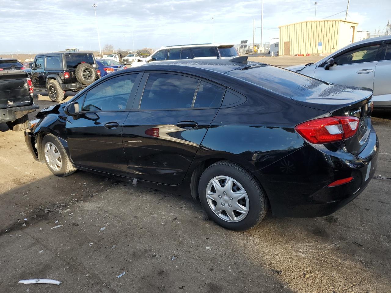 1G1BC5SM1J7143666 2018 Chevrolet Cruze Ls