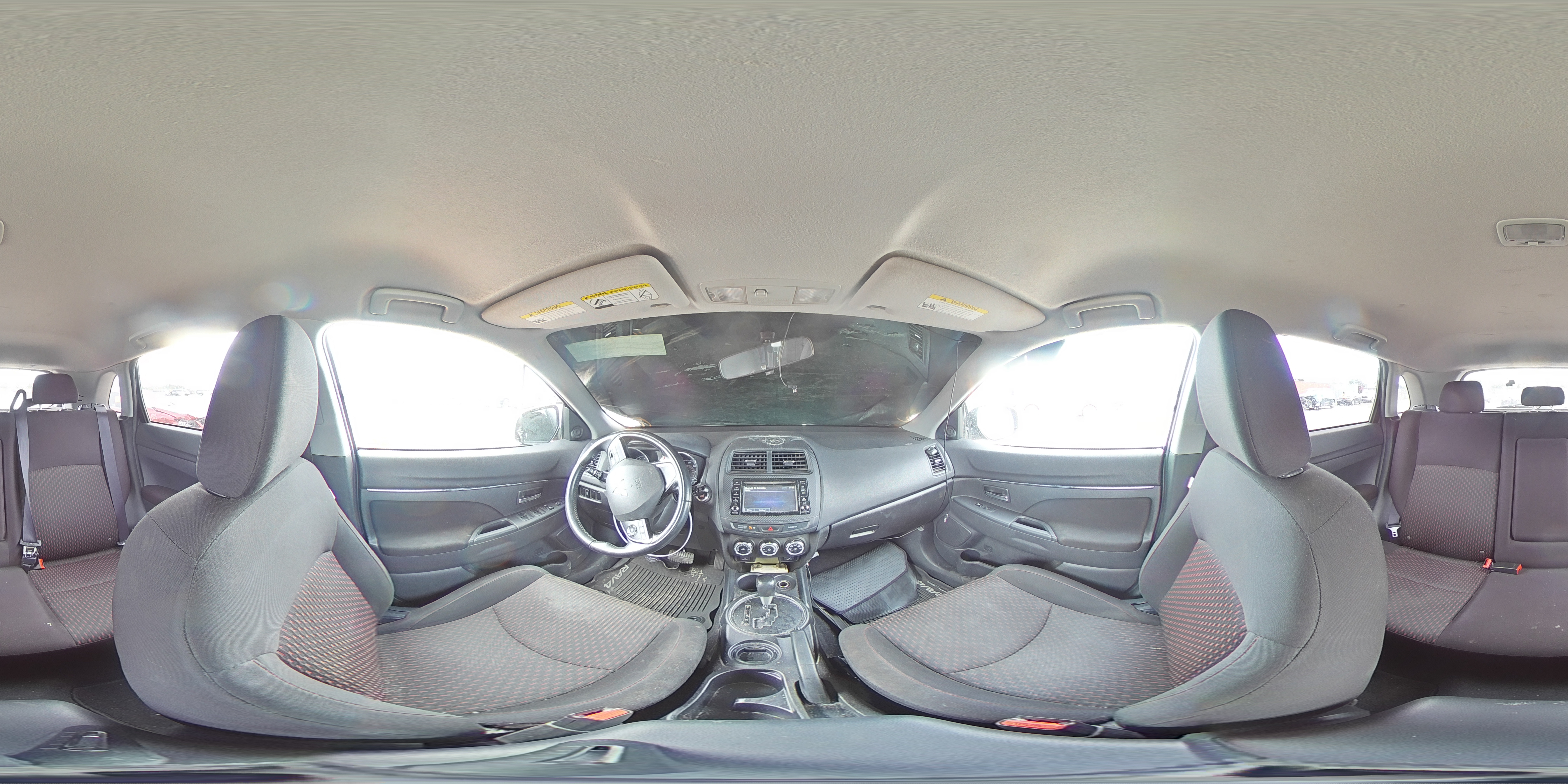 2017 Mitsubishi Outlander - Image 13