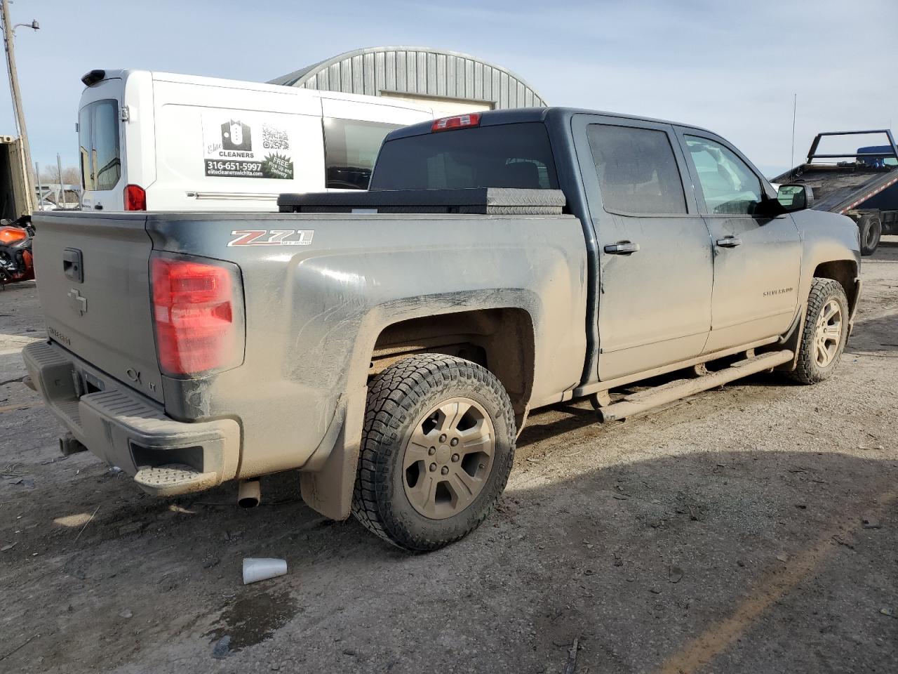 2017 Chevrolet Silverado K1500 Lt VIN: 3GCUKREC8HG301061 Lot: 79763433