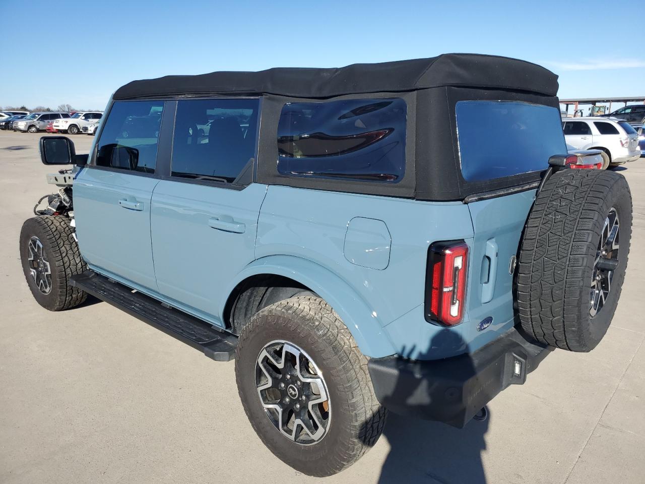 2022 Ford Bronco Base VIN: 1FMDE5DH6NLB13372 Lot: 81352003