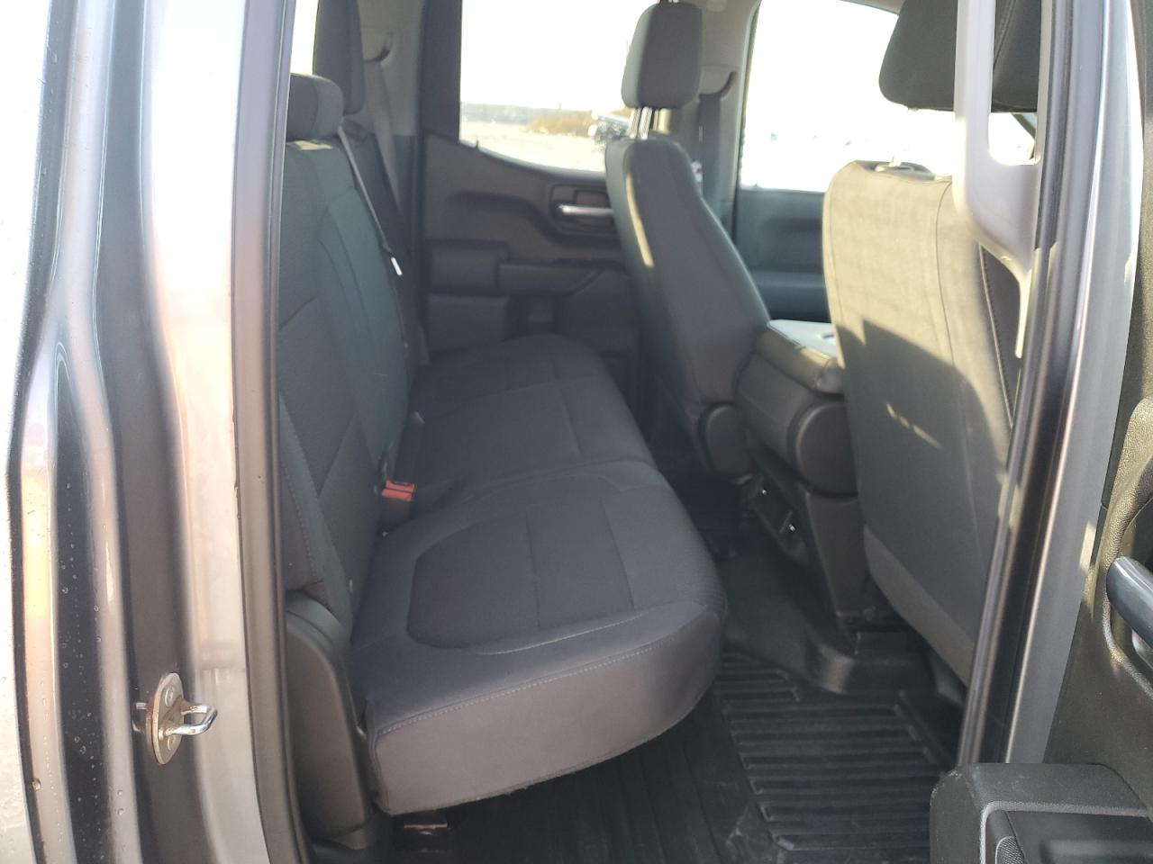 2019 Chevrolet Silverado K1500 VIN: 1GCRYAEH8KZ328107 Lot: 79040473