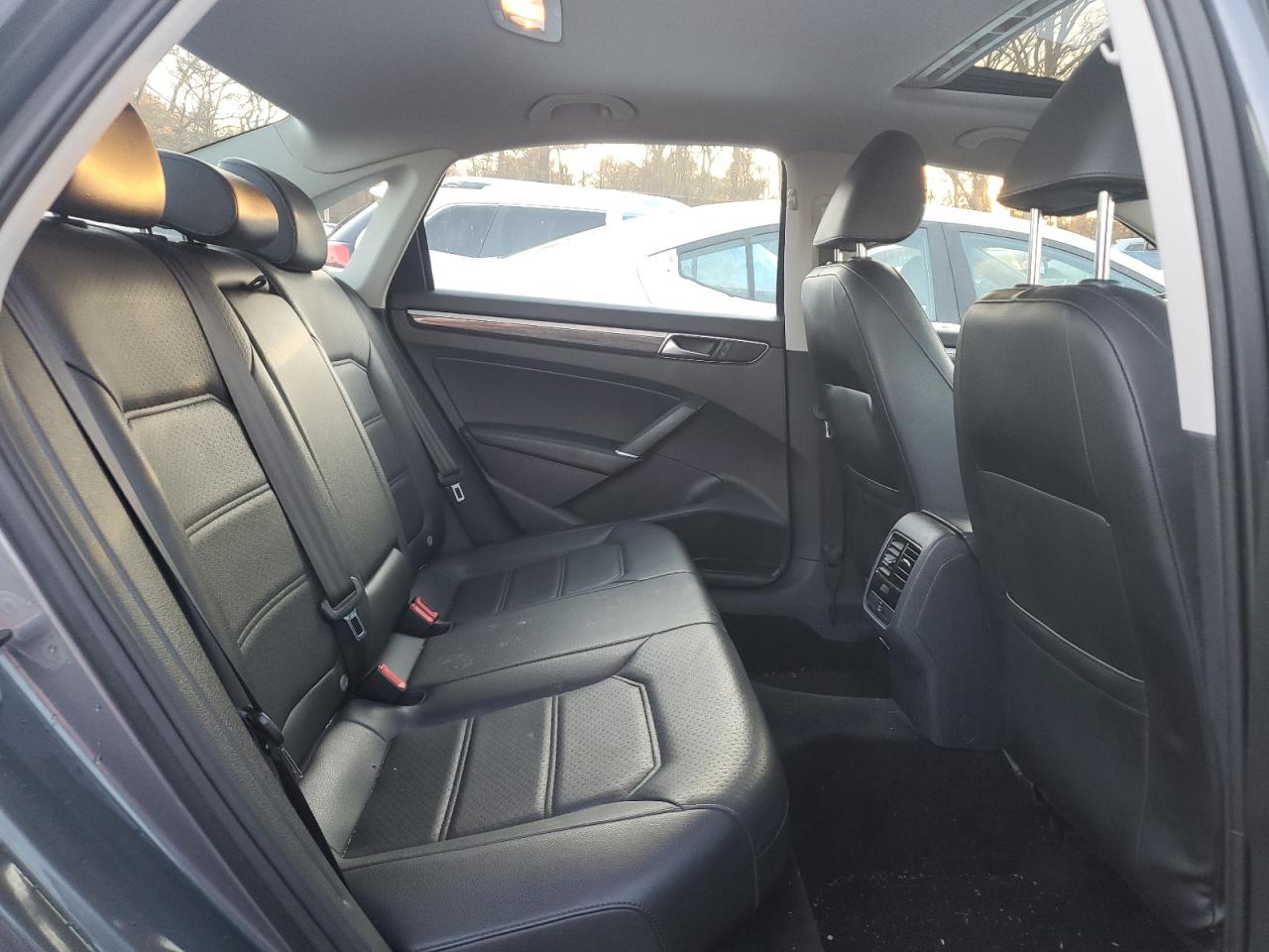 2016 Volkswagen Passat Se VIN: 1VWBT7A32GC012268 Lot: 85842395