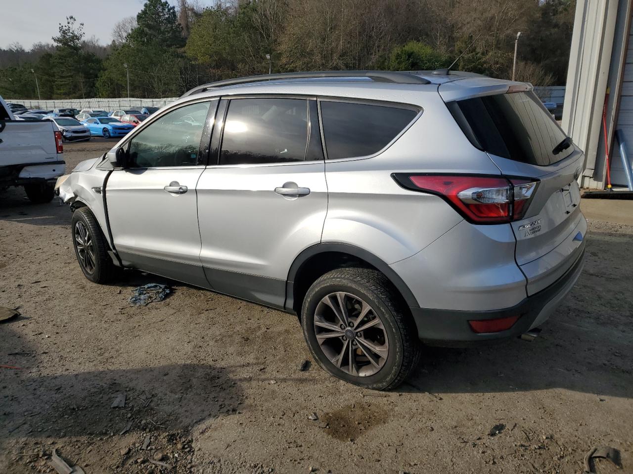 1FMCU0GD8JUA12221 2018 FORD ESCAPE - Image 2