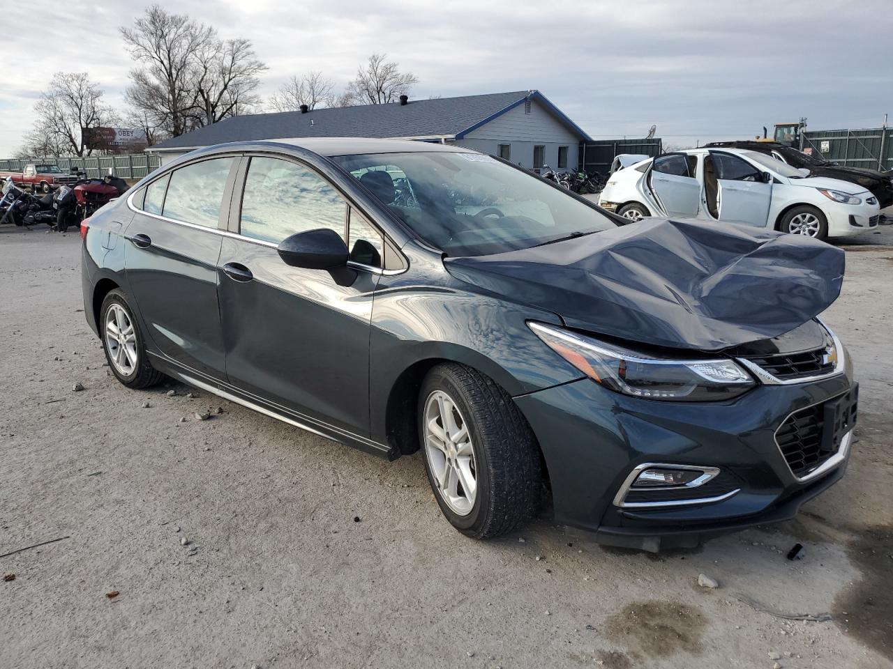 2017 Chevrolet Cruze - Image 4