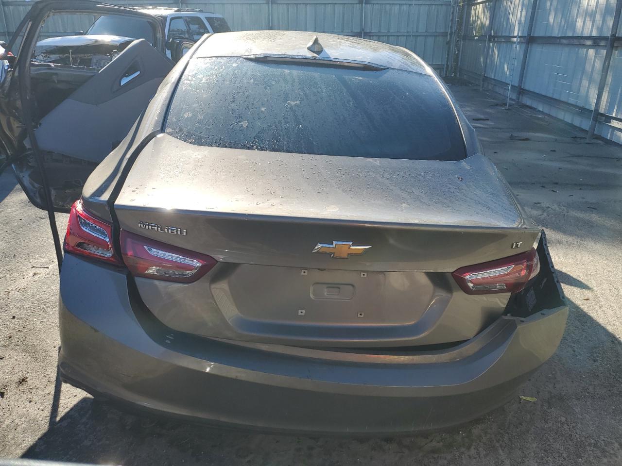 2020 Chevrolet Malibu - Image 6