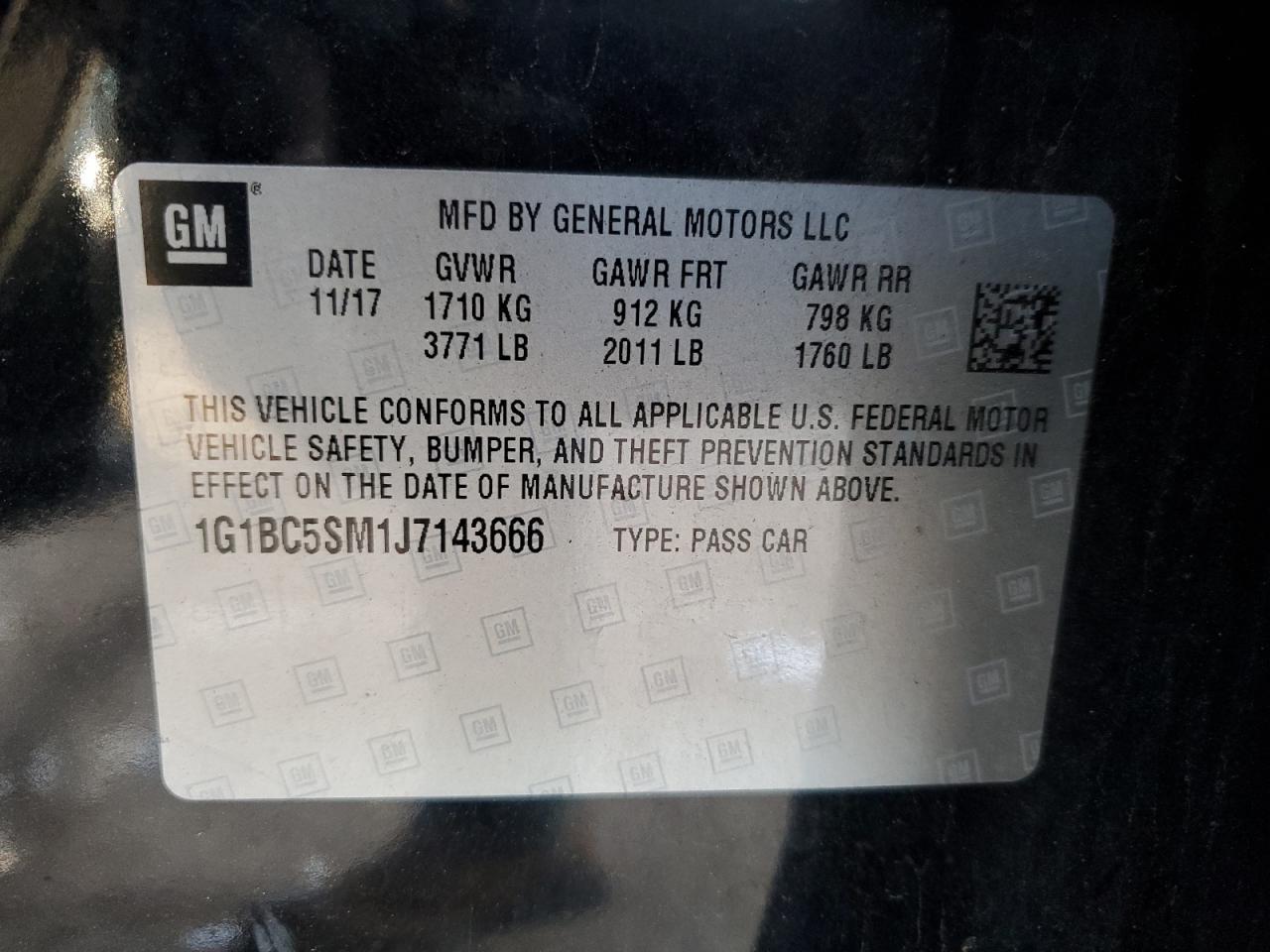 1G1BC5SM1J7143666 2018 Chevrolet Cruze Ls