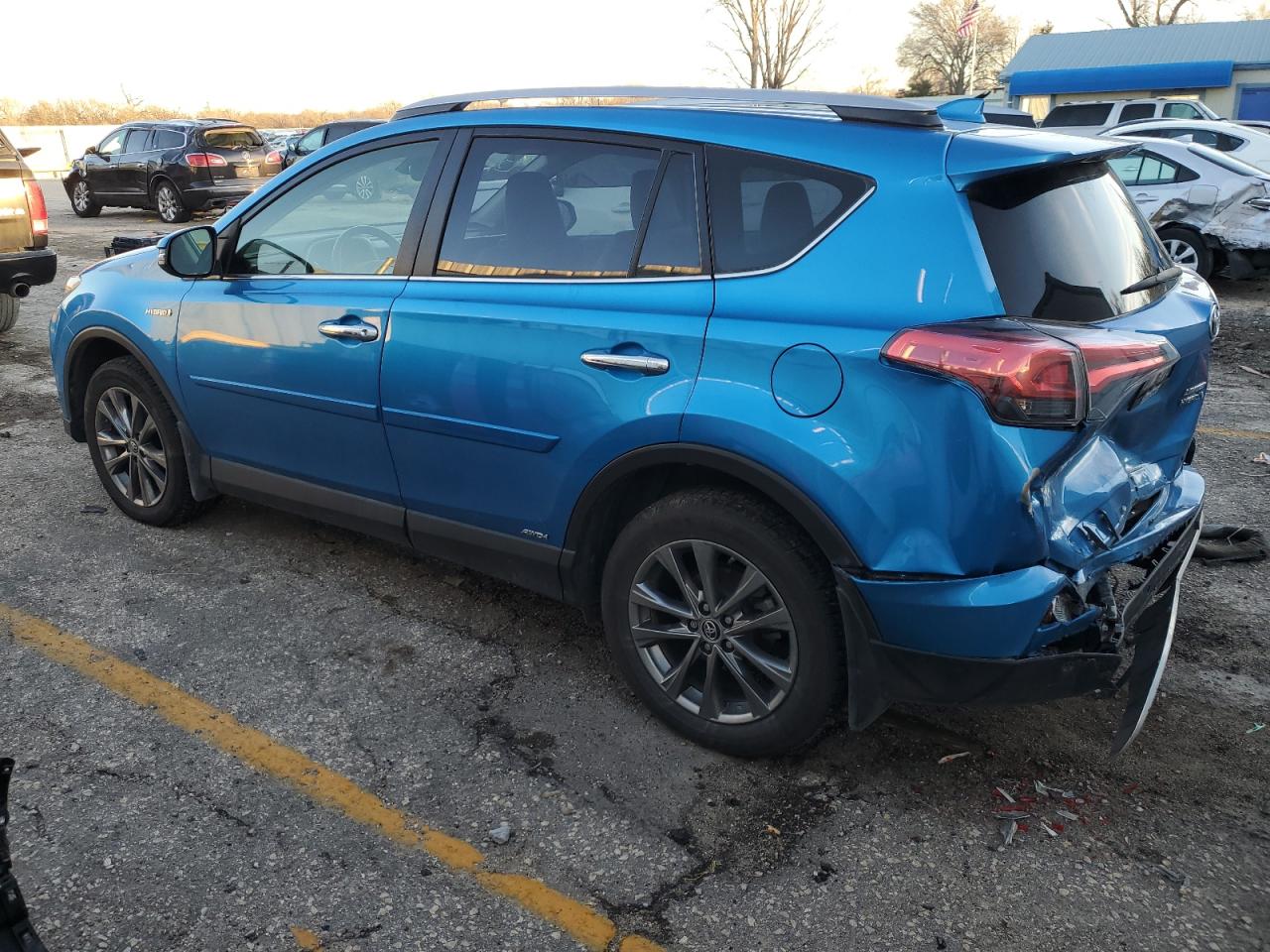 VIN JTMDJREV0JD177696 2018 TOYOTA RAV4 no.2