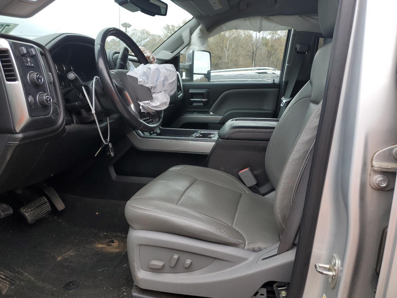 2015 Chevrolet Silverado - Image 7