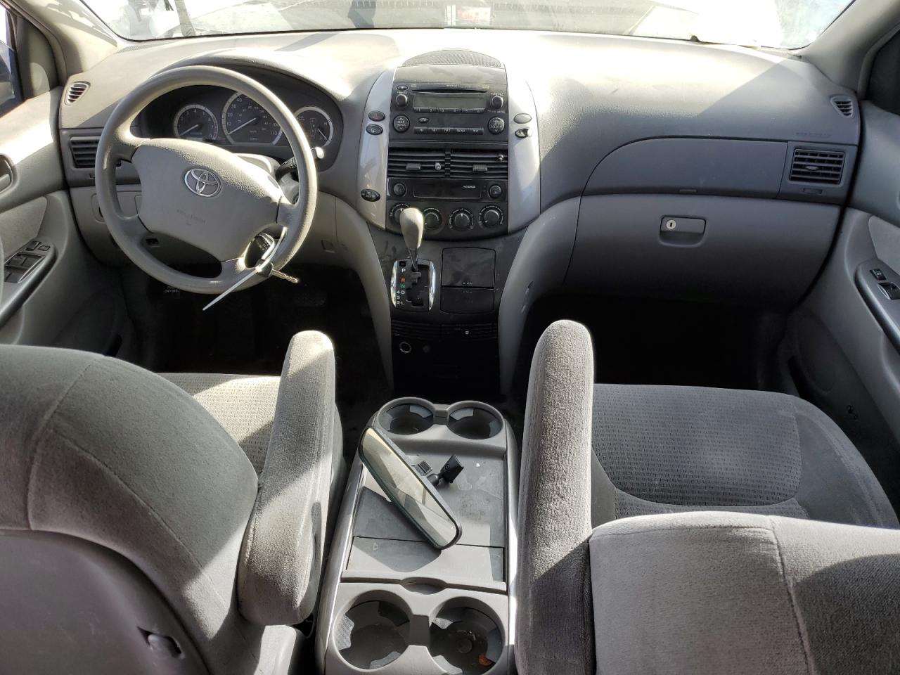 2006 Toyota Sienna - Image 8