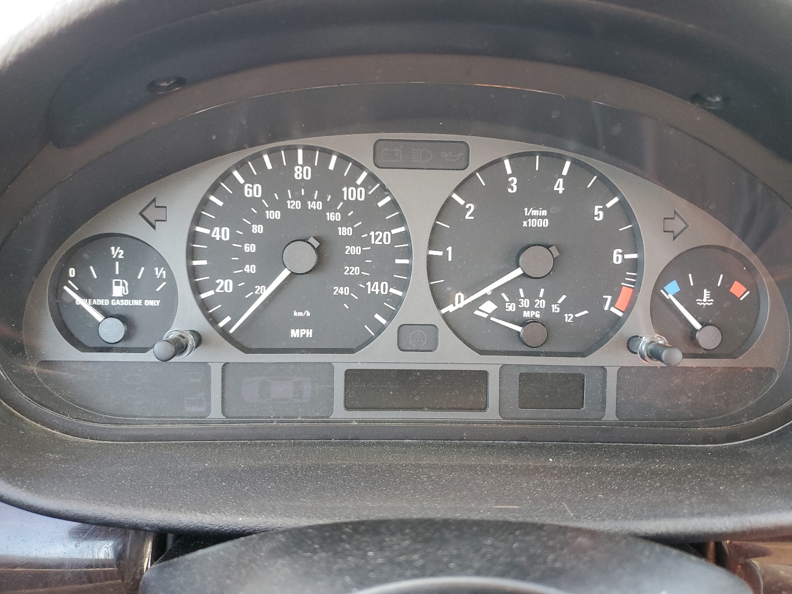 WBAET37453NJ38905 2003 BMW 325 I