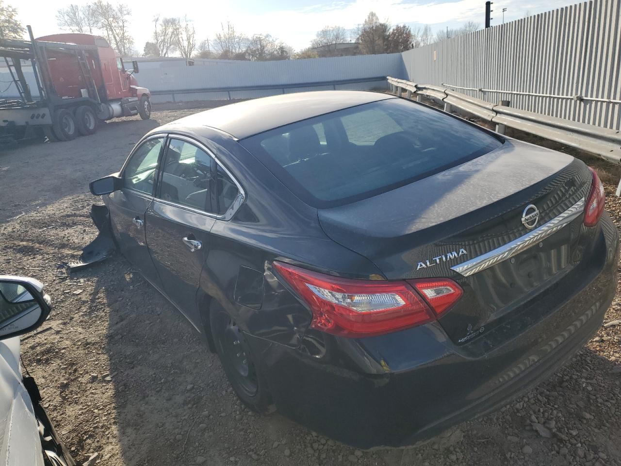 2017 Nissan Altima - Image 2