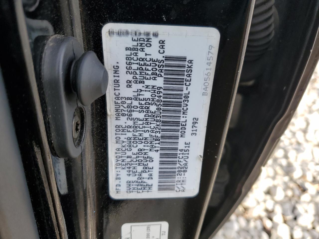 2003 Toyota Camry Le VIN: 4T1BF32K83U058499 Lot: 80592553