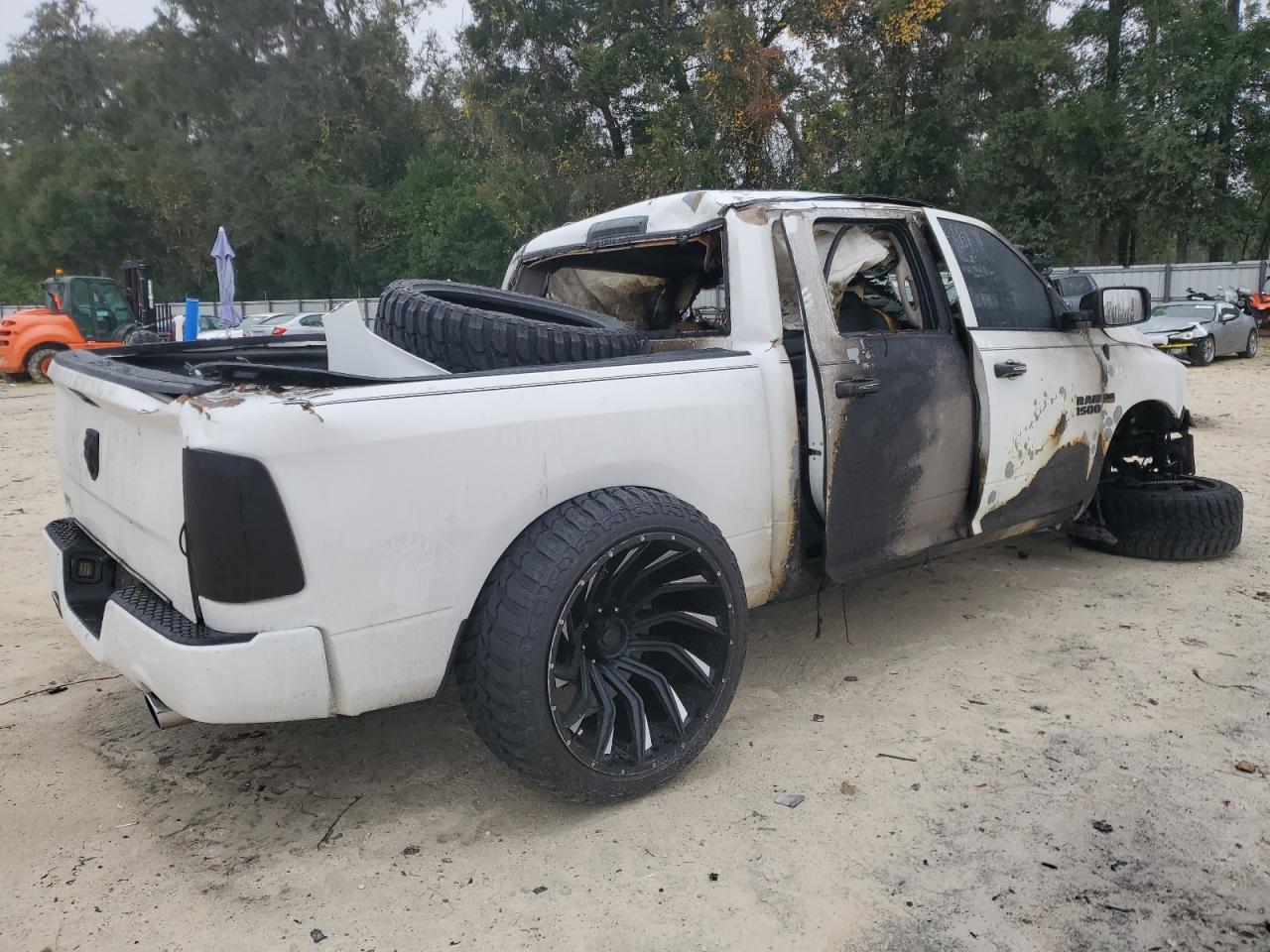 2017 RAM 1500 - Image 3
