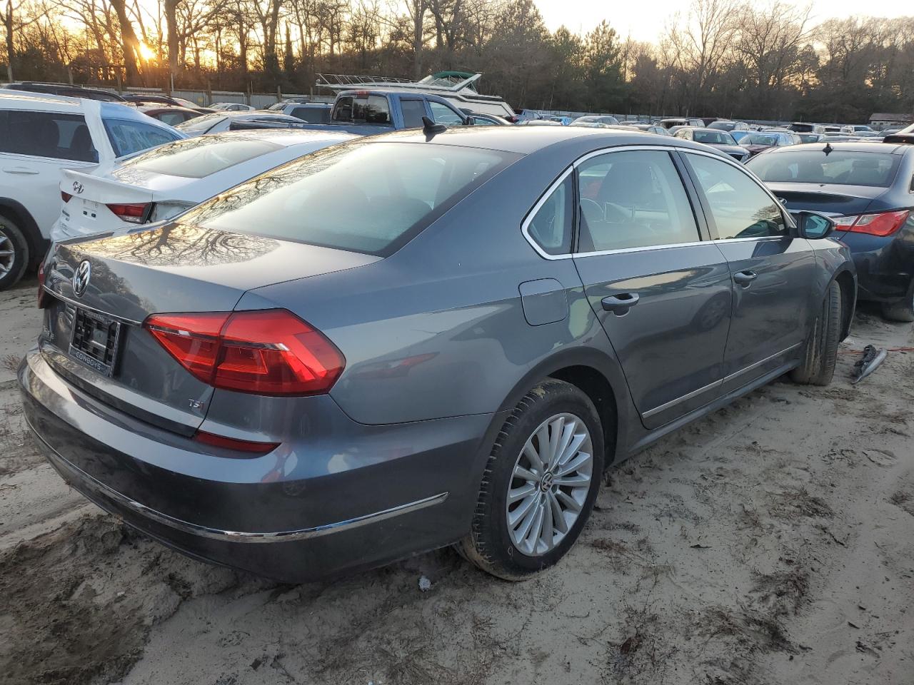 2016 Volkswagen Passat Se VIN: 1VWBT7A32GC012268 Lot: 85842395
