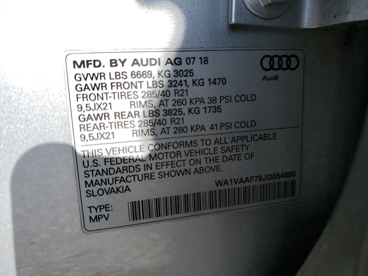 WA1VAAF79JD054690 2018 Audi Q7 Prestige