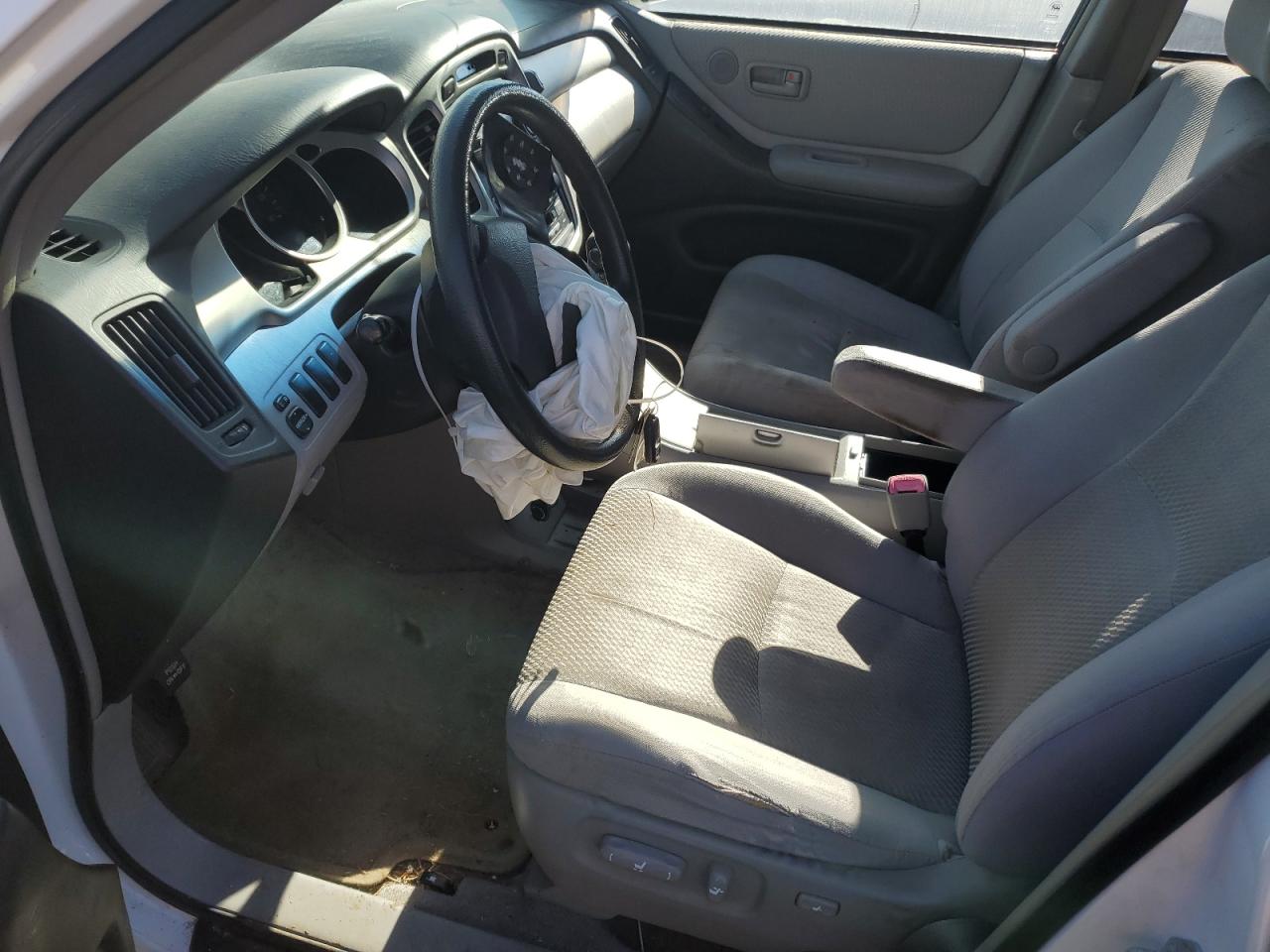 2004 Toyota Highlander - Image 7