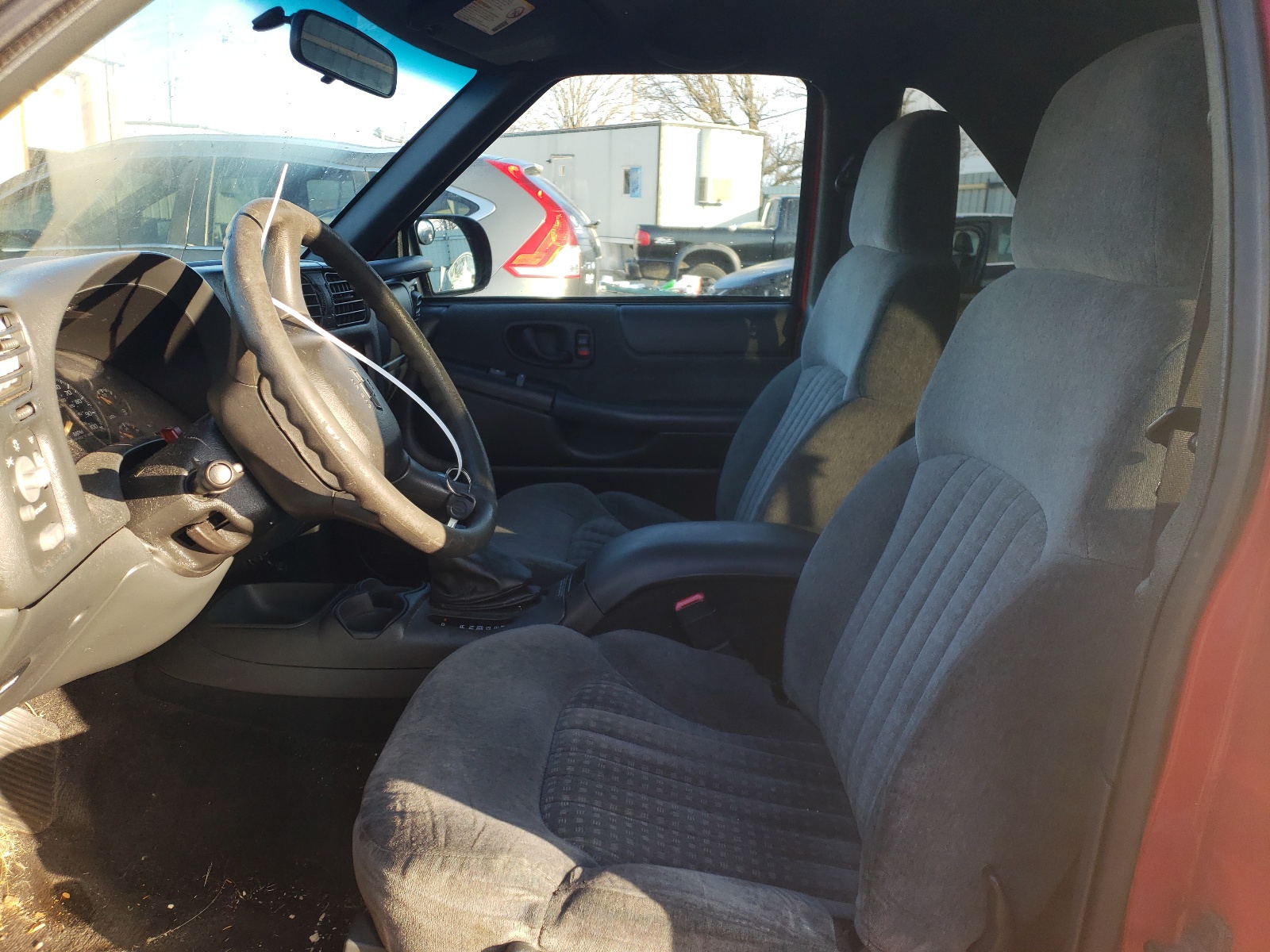 1GNCS18W82K145811 2002 Chevrolet Blazer