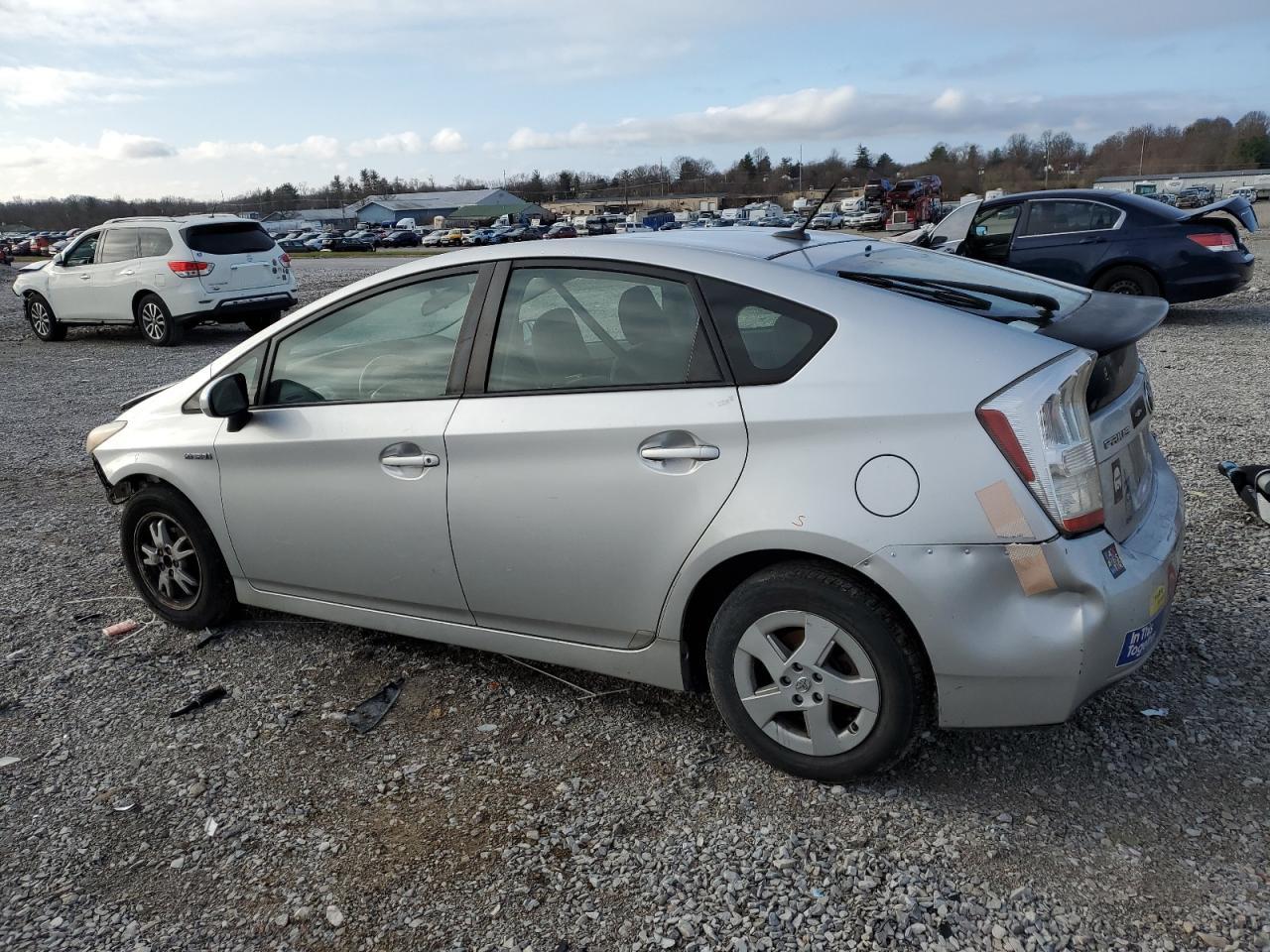 2011 Toyota Prius - Image 2