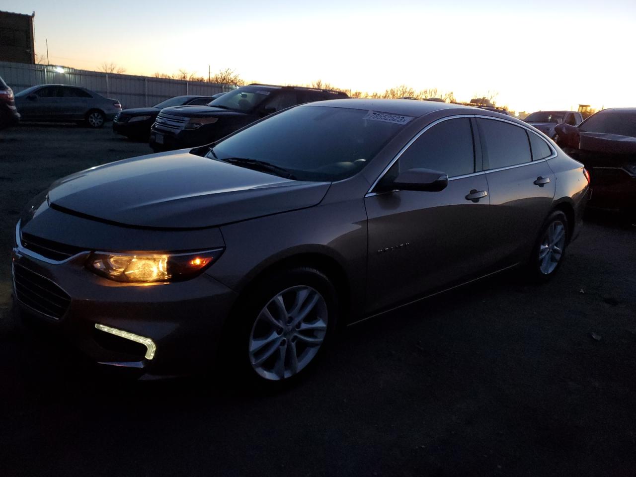 1G1ZD5ST7JF236524 2018 Chevrolet Malibu Lt