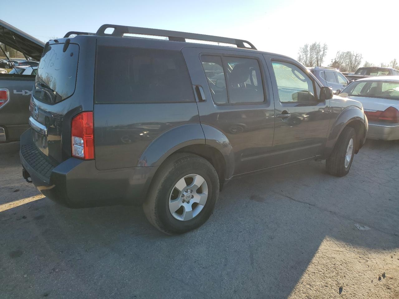 2012 Nissan Pathfinder - Image 3