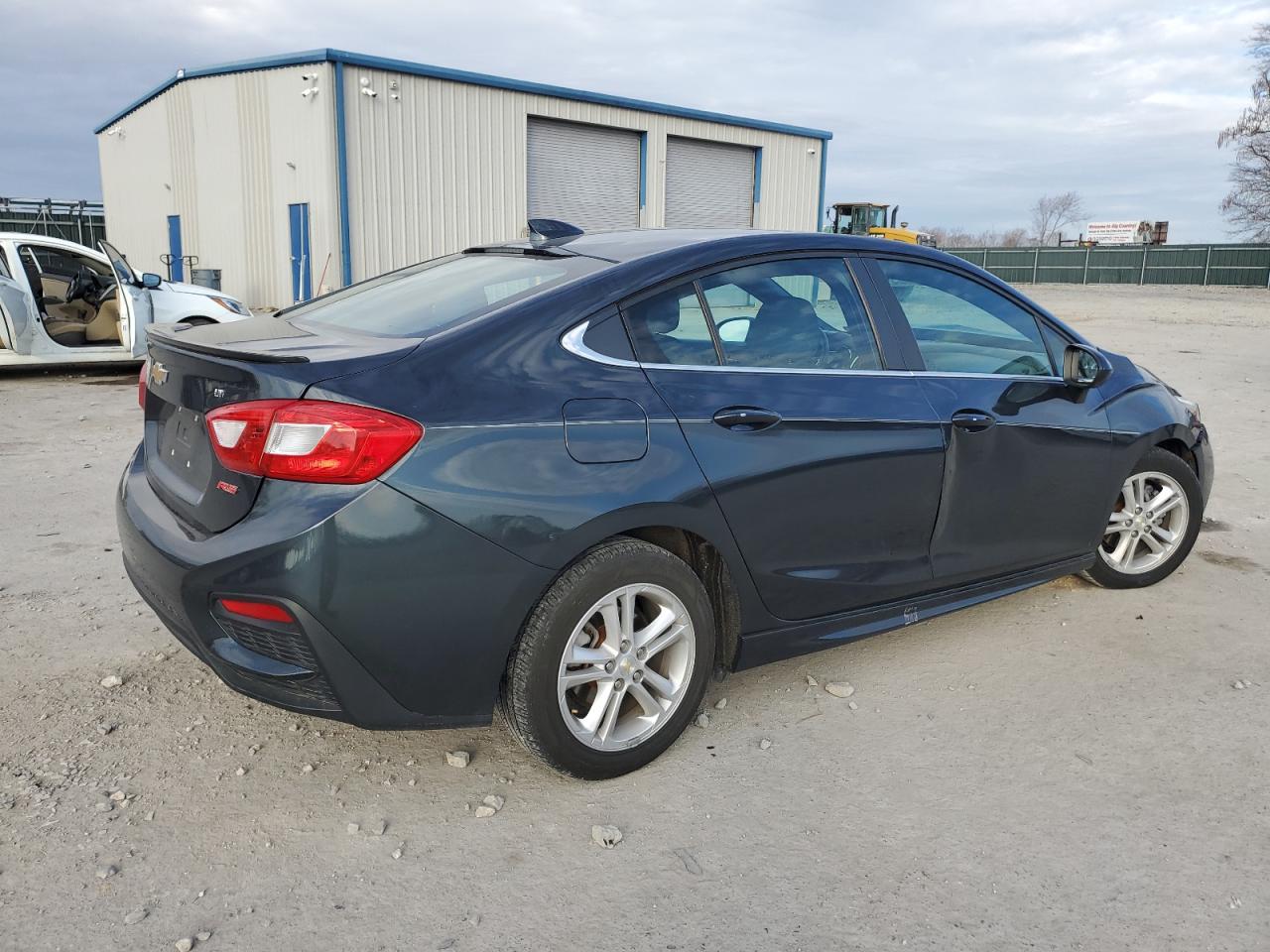 2017 Chevrolet Cruze - Image 3