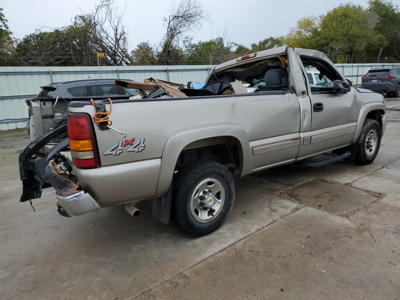 2000 Chevrolet Silverado K2500 VIN: 1GCGK24U4YE173455 Lot: 79825213