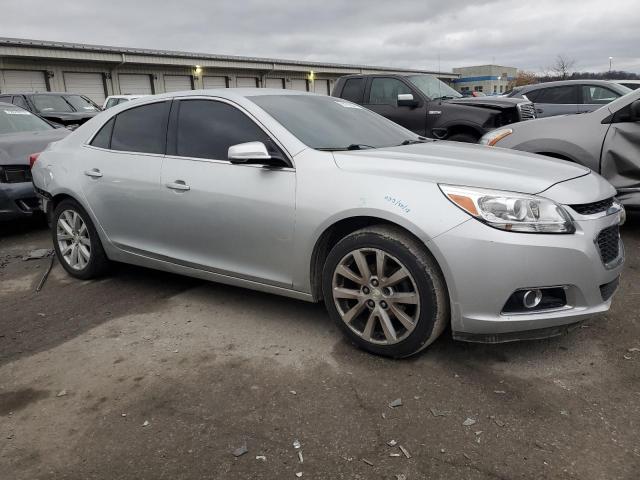 Седани CHEVROLET MALIBU 2016 Сріблястий