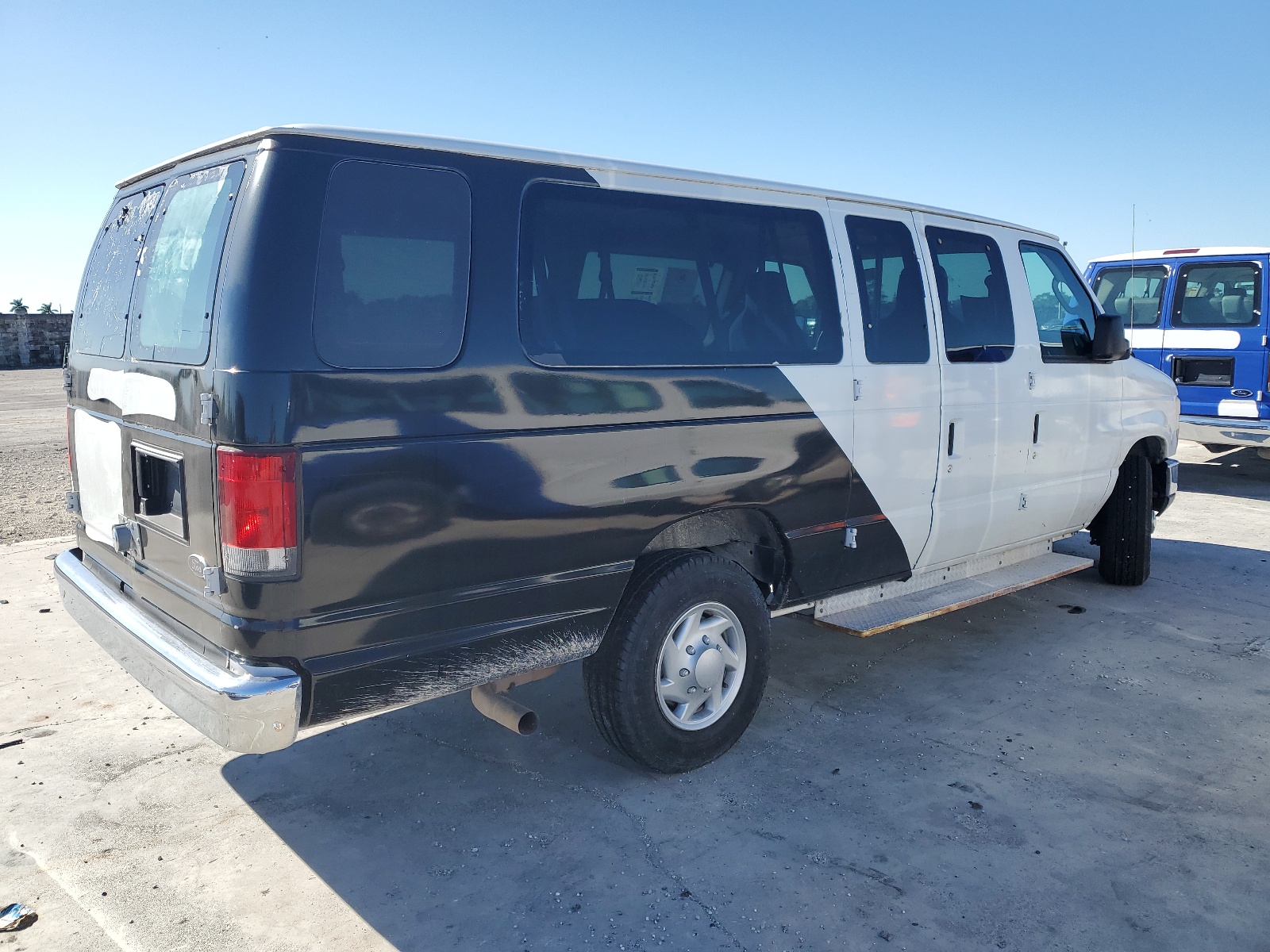 2014 Ford Econoline E350 Super Duty Wagon vin: 1FBSS3BL7EDA00335