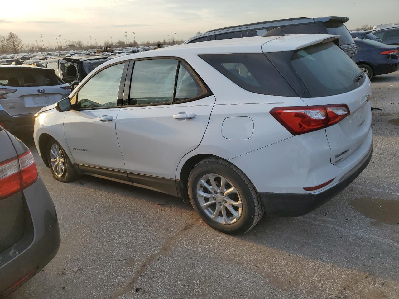 2018 Chevrolet Equinox Ls VIN: 2GNAXHEV4J6133394 Lot: 81361163