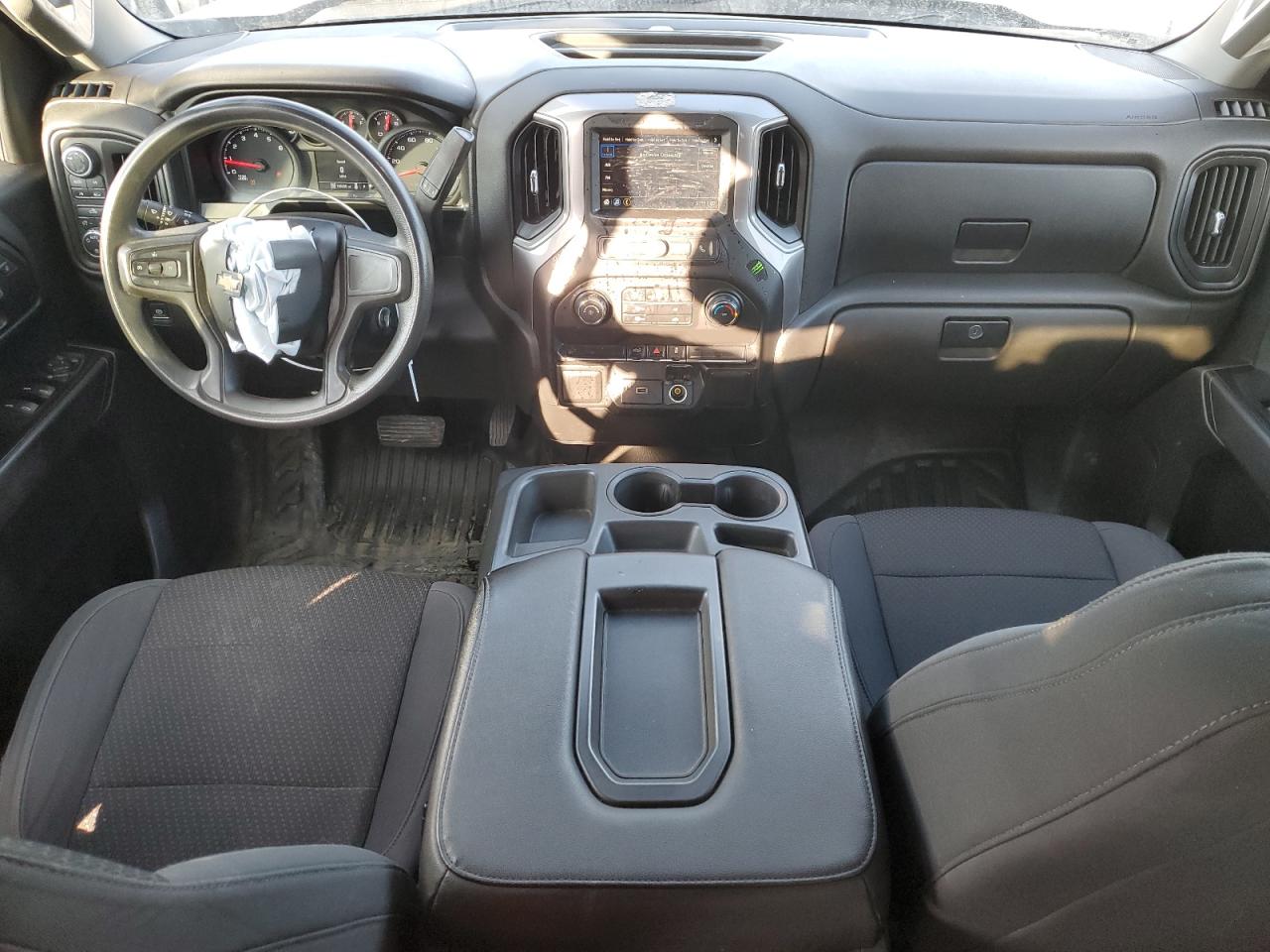 2019 Chevrolet Silverado K1500 VIN: 1GCRYAEH8KZ328107 Lot: 79040473