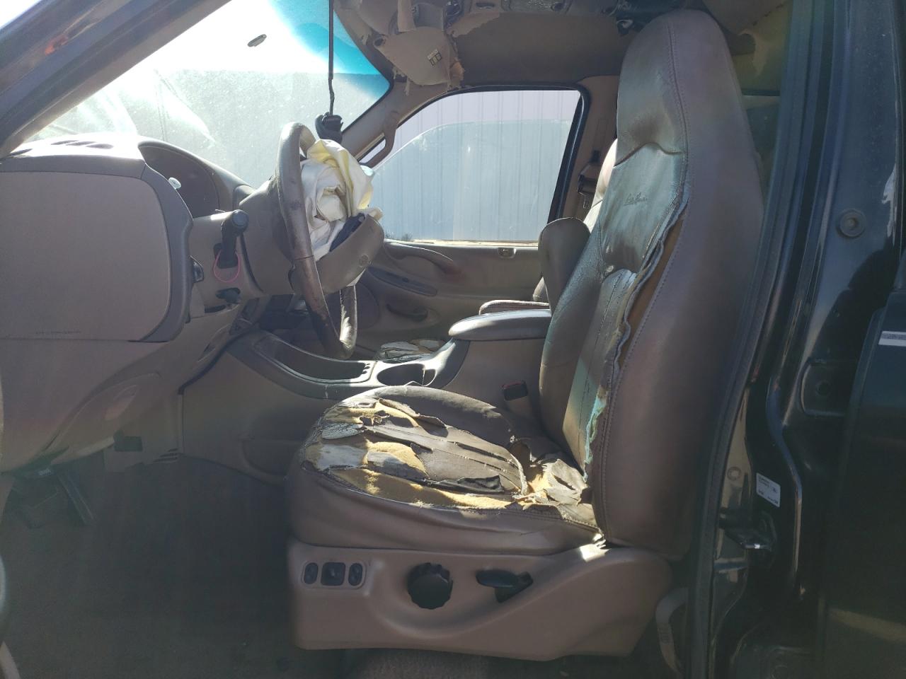 1998 Ford Expedition VIN: 1FMRU17L7WLA31217 Lot: 82147253