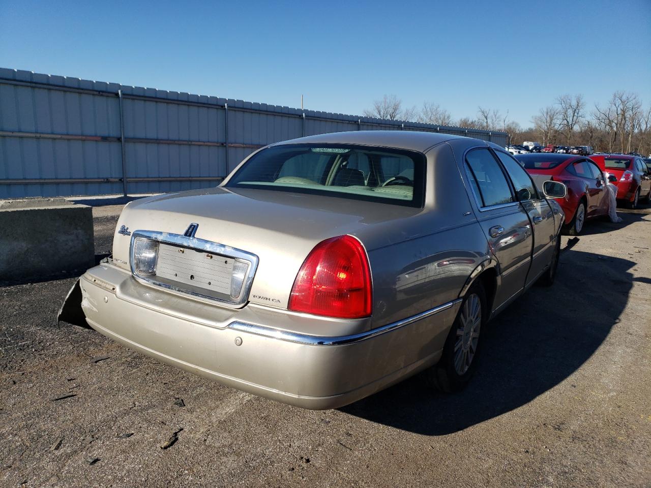 1LNHM81W35Y617793 2005 Lincoln Town Car Signature